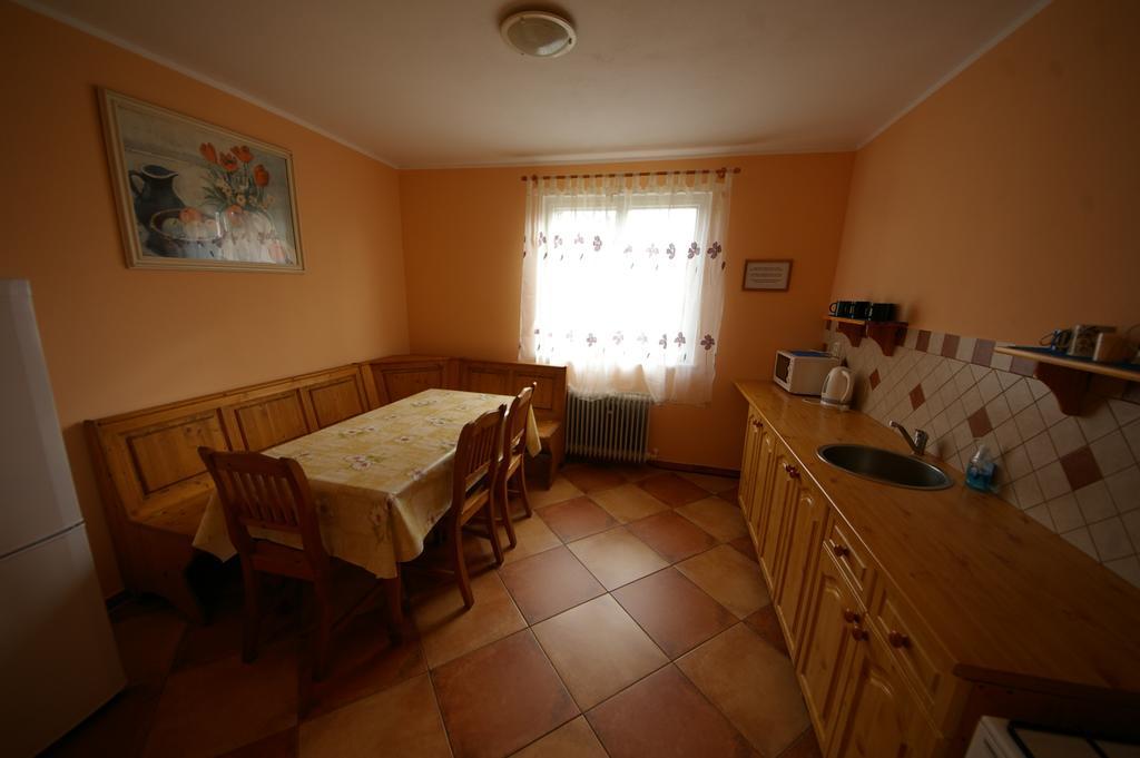 Penzion Mansky Dvur Dolni Zandov ภายนอก รูปภาพ