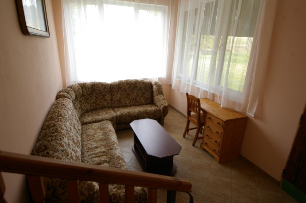Penzion Mansky Dvur Dolni Zandov ภายนอก รูปภาพ